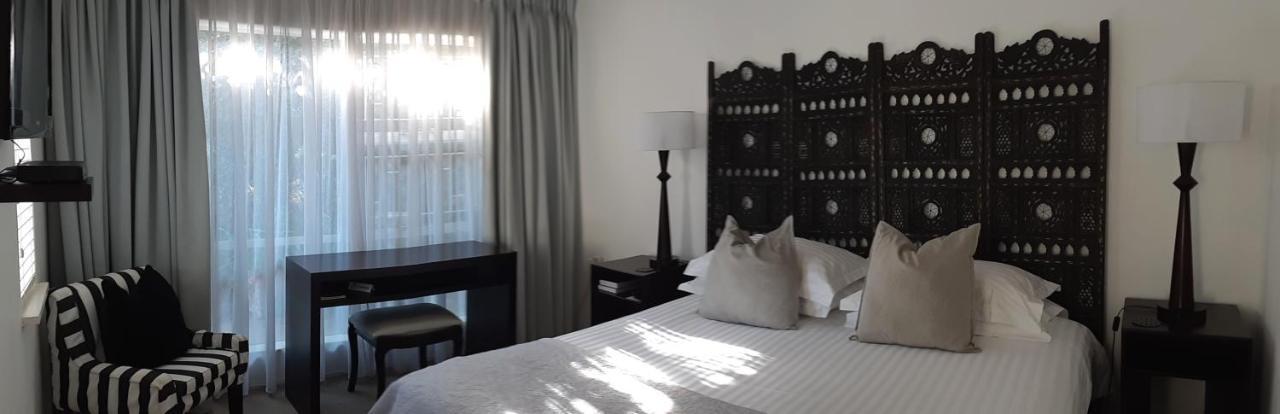 Rosebank Lodge Guesthouse By Claires Johannesburg Luaran gambar