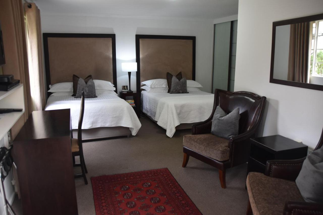 Rosebank Lodge Guesthouse By Claires Johannesburg Luaran gambar