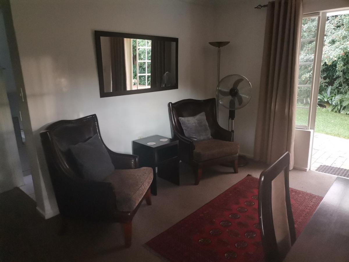 Rosebank Lodge Guesthouse By Claires Johannesburg Luaran gambar
