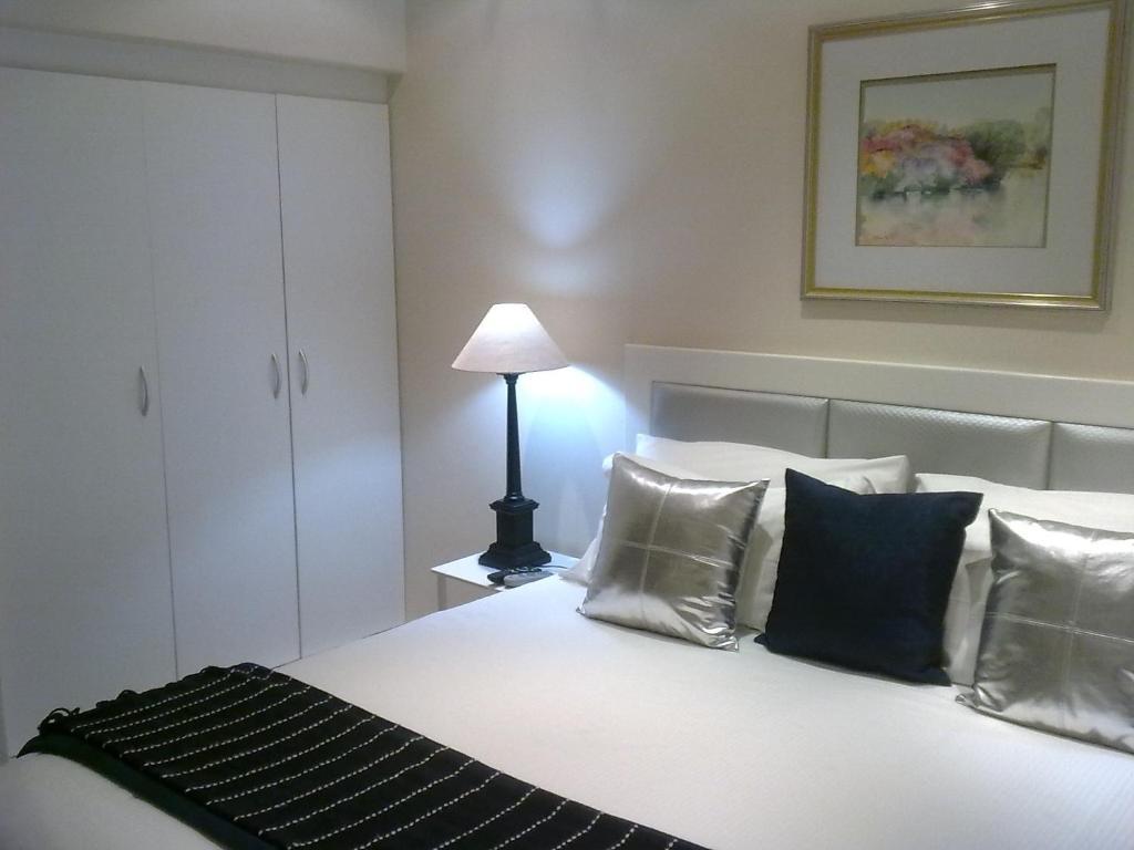 Rosebank Lodge Guesthouse By Claires Johannesburg Bilik gambar