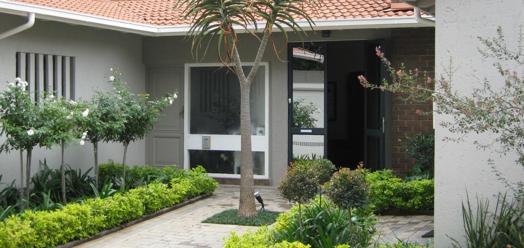 Rosebank Lodge Guesthouse By Claires Johannesburg Luaran gambar