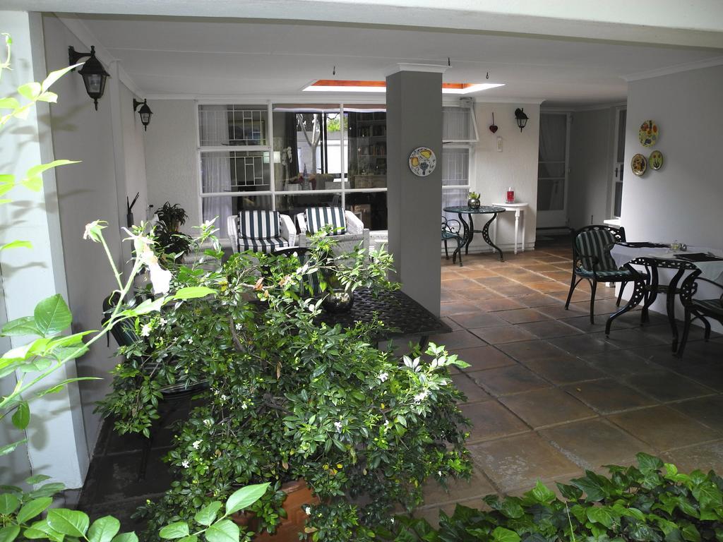 Rosebank Lodge Guesthouse By Claires Johannesburg Luaran gambar