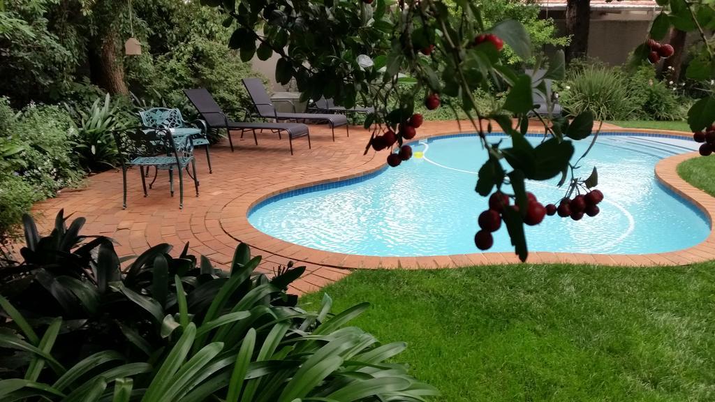 Rosebank Lodge Guesthouse By Claires Johannesburg Luaran gambar