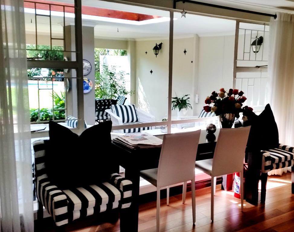 Rosebank Lodge Guesthouse By Claires Johannesburg Luaran gambar