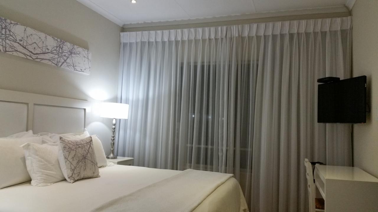Rosebank Lodge Guesthouse By Claires Johannesburg Luaran gambar