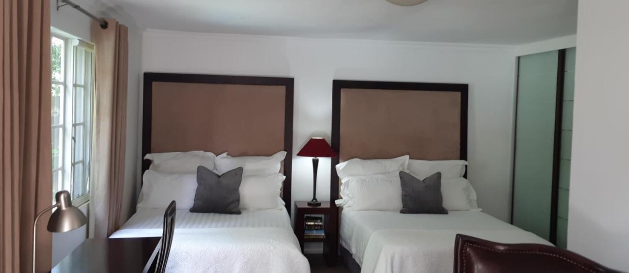 Rosebank Lodge Guesthouse By Claires Johannesburg Luaran gambar
