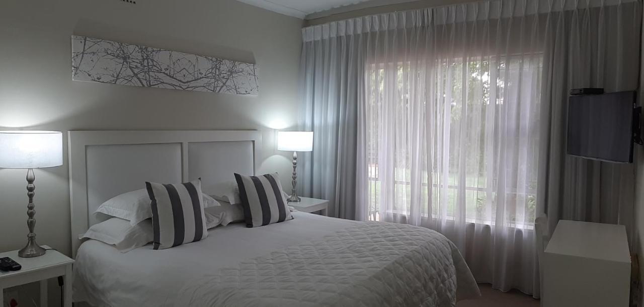 Rosebank Lodge Guesthouse By Claires Johannesburg Luaran gambar
