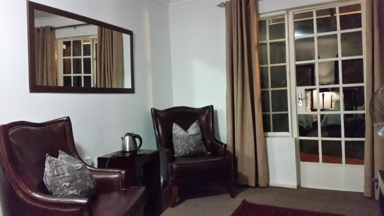 Rosebank Lodge Guesthouse By Claires Johannesburg Luaran gambar